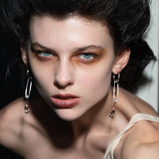 Girl with dark circles
